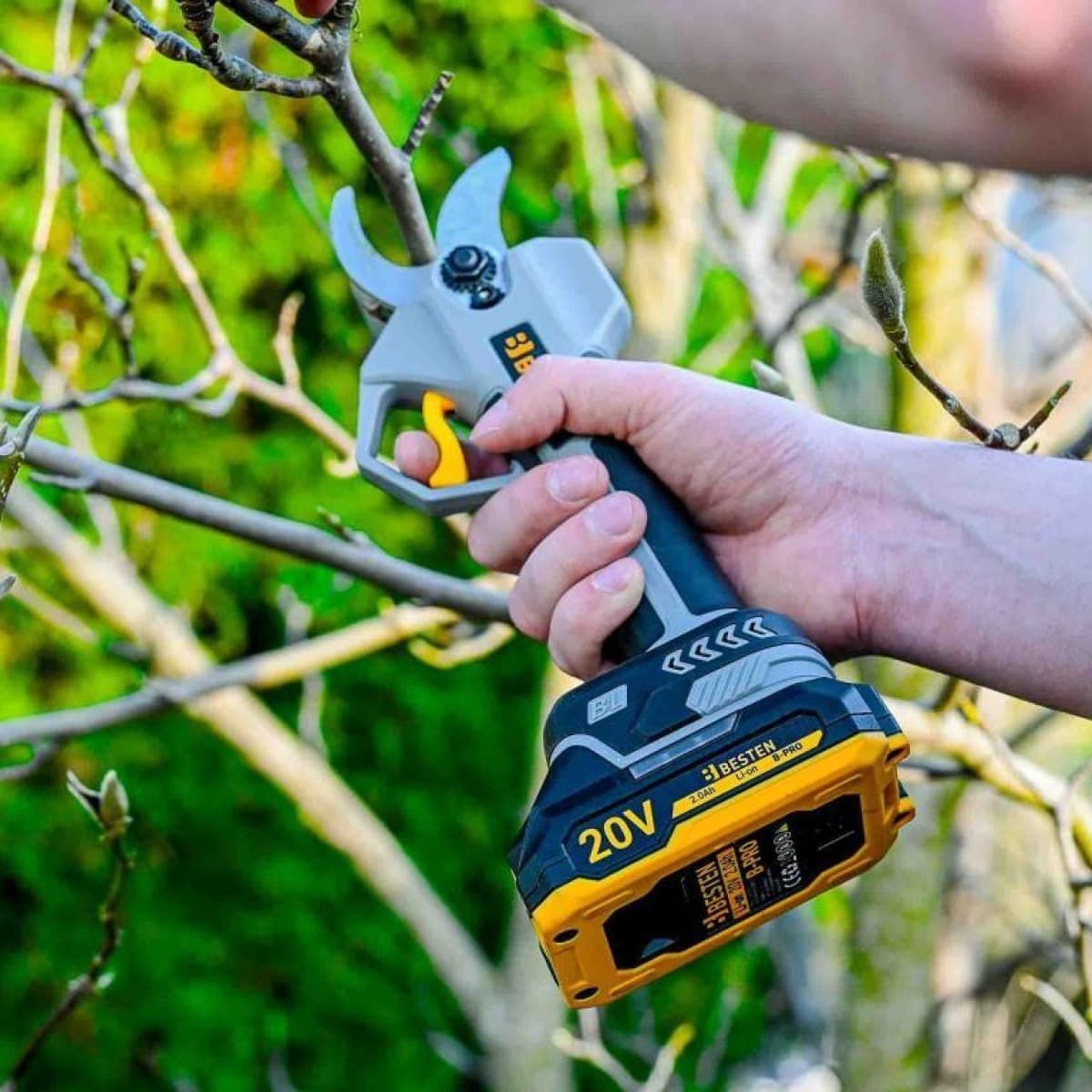 Sekator Akumulatorowy Elektryczny Nożyce Ogrodowy Do Gałęzi 2x2,0ah BESTEN